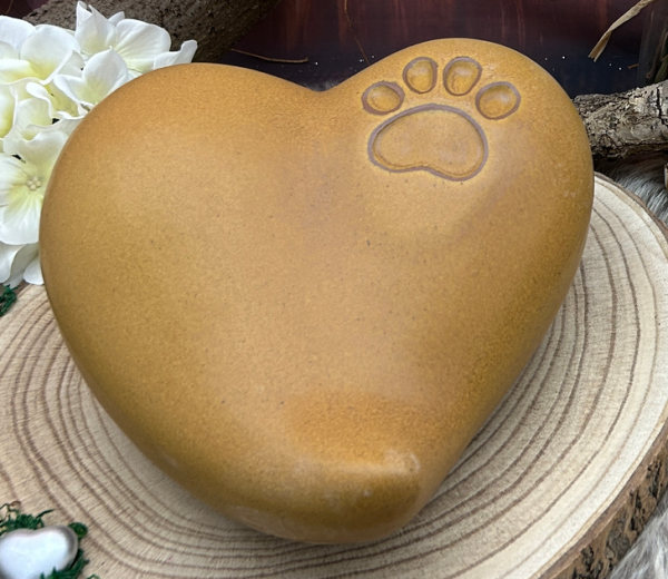 Tierurne aus Keramik in Herzform mit Pfote frostsicher